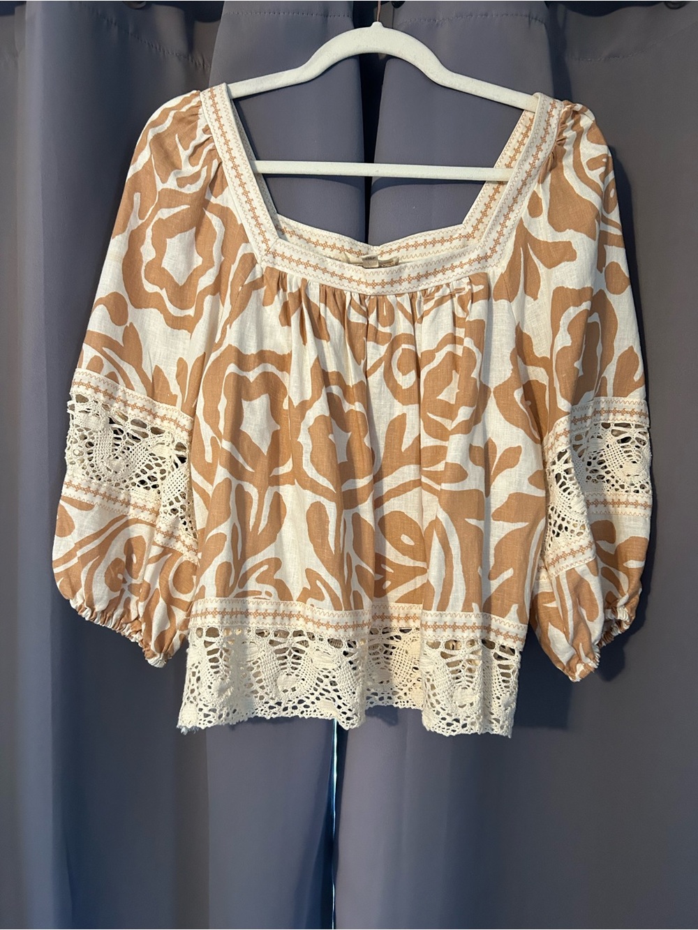 Christian Siriano Cream and Tan Floral Crochet-Trim Peasant Blouse